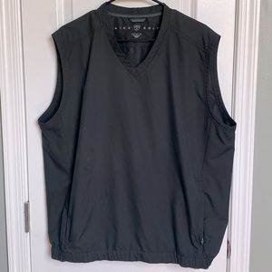 NIKE GOLF BLACK SLEEVELESS RAIN JACKET SIZE LARGE